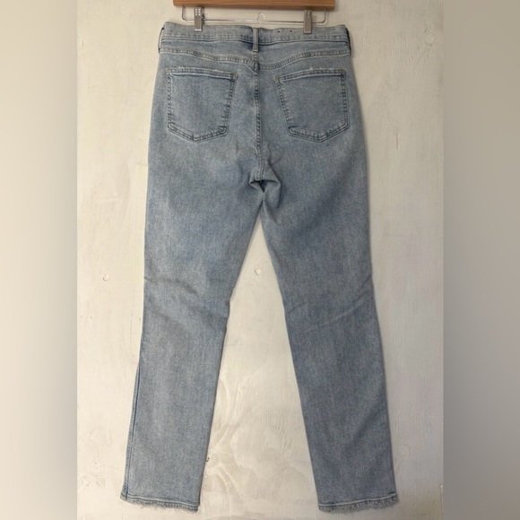 Gap Vintage Slim Midrise distressed Light Wash Women’s Size 12 Tall - Picture 2 of 4